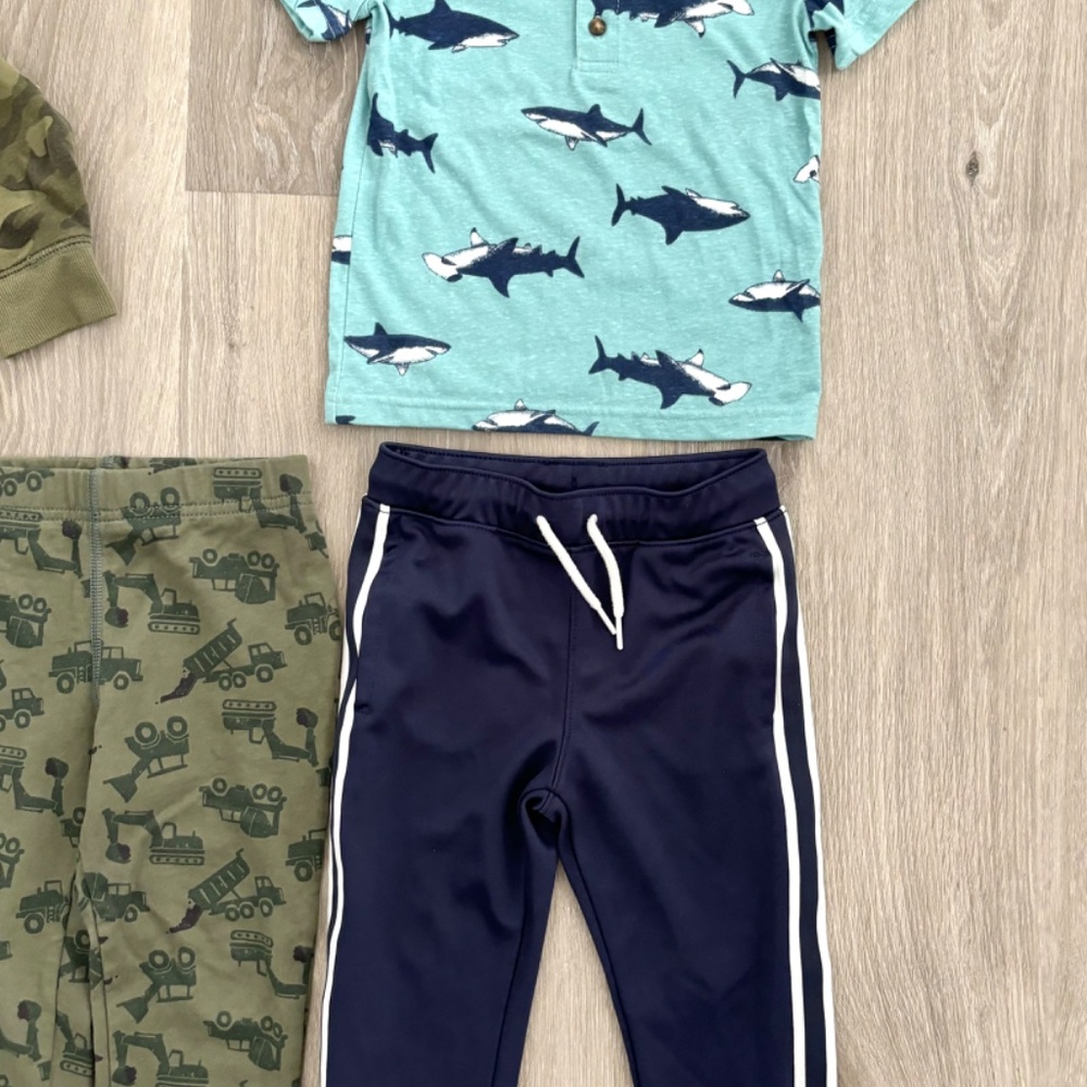 ** LOT Toddler Boy Clothes Camo Sweatshirt, Sweatpants, Shark T-shirt Size 3T ** - Picture 2 of 14